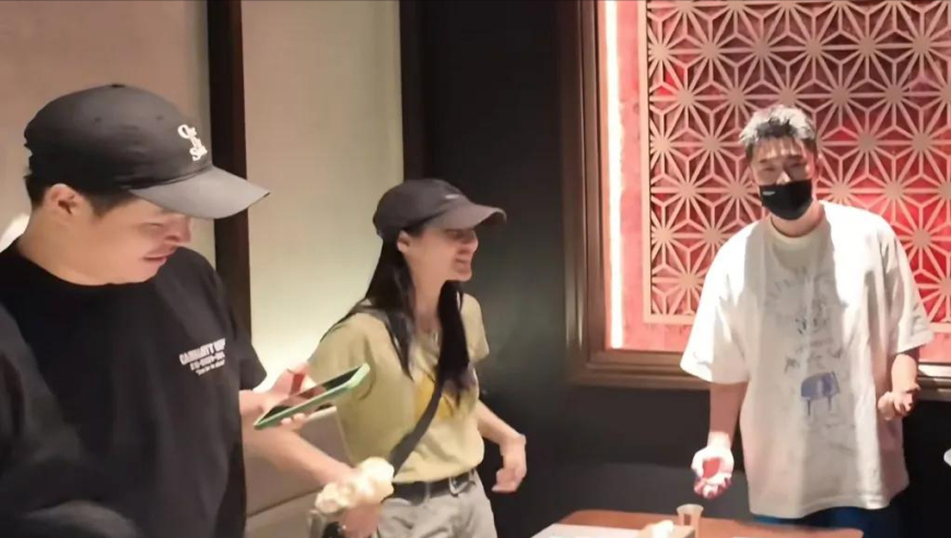 女子的亲生母亲和继母处成了姐妹,高手猛料十全免费资料,机构预测与落实方法揭秘_增强版V4.27